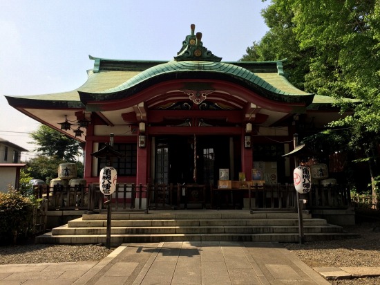 亀岡八幡宮の社殿の写真